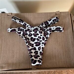 Never worn cheetah print bikini bottoms